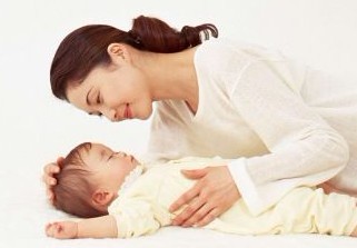 代怀孕妈妈给宝宝喂奶的问题 代怀孕妈妈给宝宝喂奶的问题